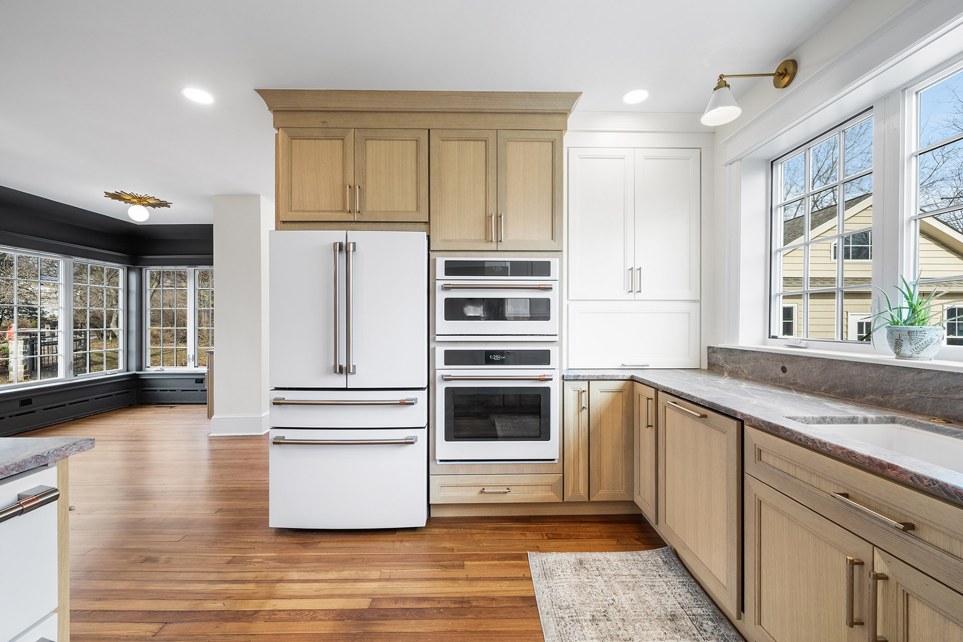 Domers Construction - Elegant Kitchen Addition